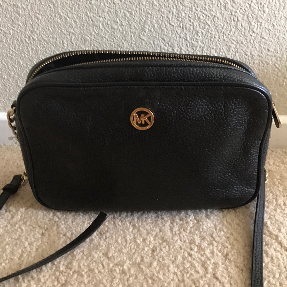 Michael kors cross body